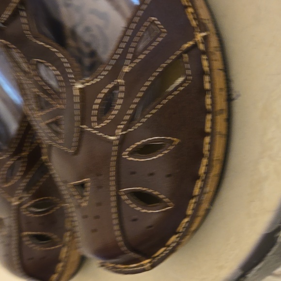 Proper Leather Sandals - Picture 2 of 11